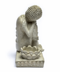 Estatua de Buda con portavelas gris