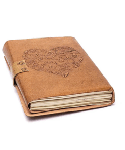 Cuaderno Corazón con funda de cuero sintético para yoga