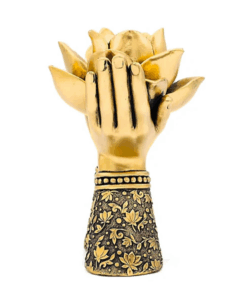 Estatua Portavelas manos de pie con loto color oro para yoga