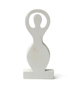 Estatua de diosa blanca para yoga
