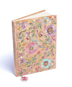 Cuaderno de terciopelo beige con flores