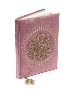 Cuaderno de terciopelo rosa antiguo con Flor de la Vida