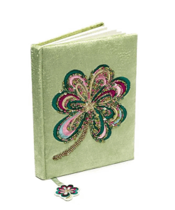 Cuaderno de terciopelo verde con trébol de cuatro hojas para yoga