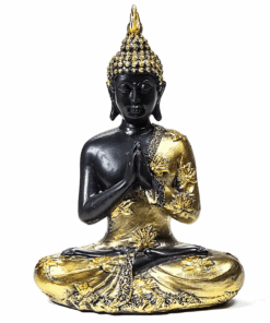 Estatua de Buda rezando acabado antiguo Tailandia para yoga