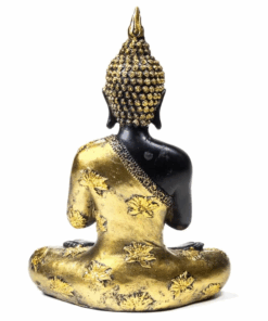 Estatua de Buda rezando acabado antiguo Tailandia para yoga