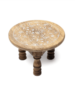 Mesita de altar redonda motivo místico madera de mango blanqueada para yoga
